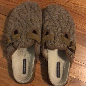 American Eagle Cable Knit Clogs